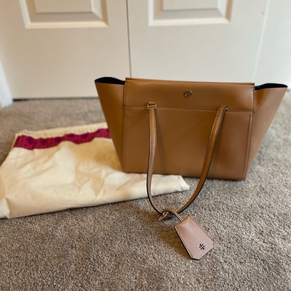 Tory Burch Handbags - Tory Burch Parker Tote in Cardamom